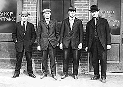 Chiefs of Harley-Davidson (Harry, Lee, David & son) 1907